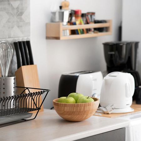 Spacious 82 M2 Two Bedroom Classy Apartment Near City Center เทสซาโลนิกิ ภายนอก รูปภาพ